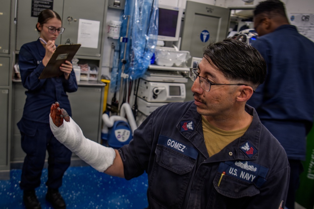 Nimitz Sailors Conduct Medical Response Drill