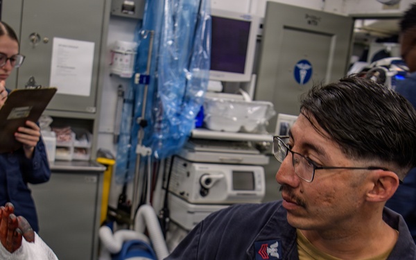 Nimitz Sailors Conduct Medical Response Drill
