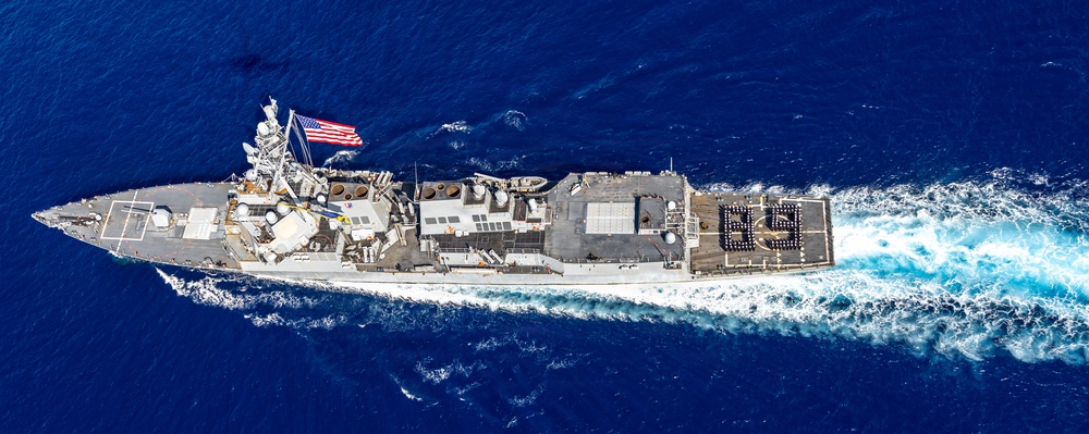 USS Mustin transits the Indian Ocean