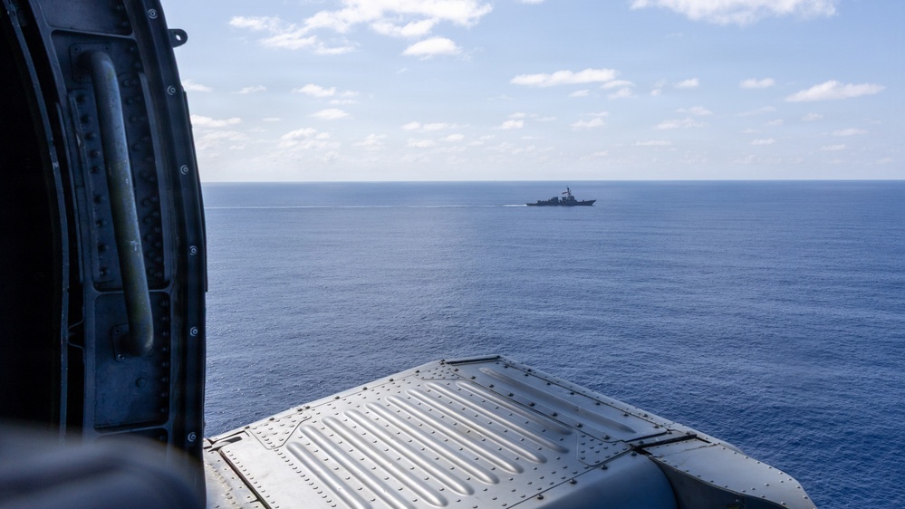 USS Mustin transits the Indian Ocean