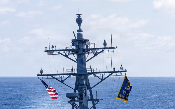 USS Mustin conducts a photo exercise in the Indian Ocean