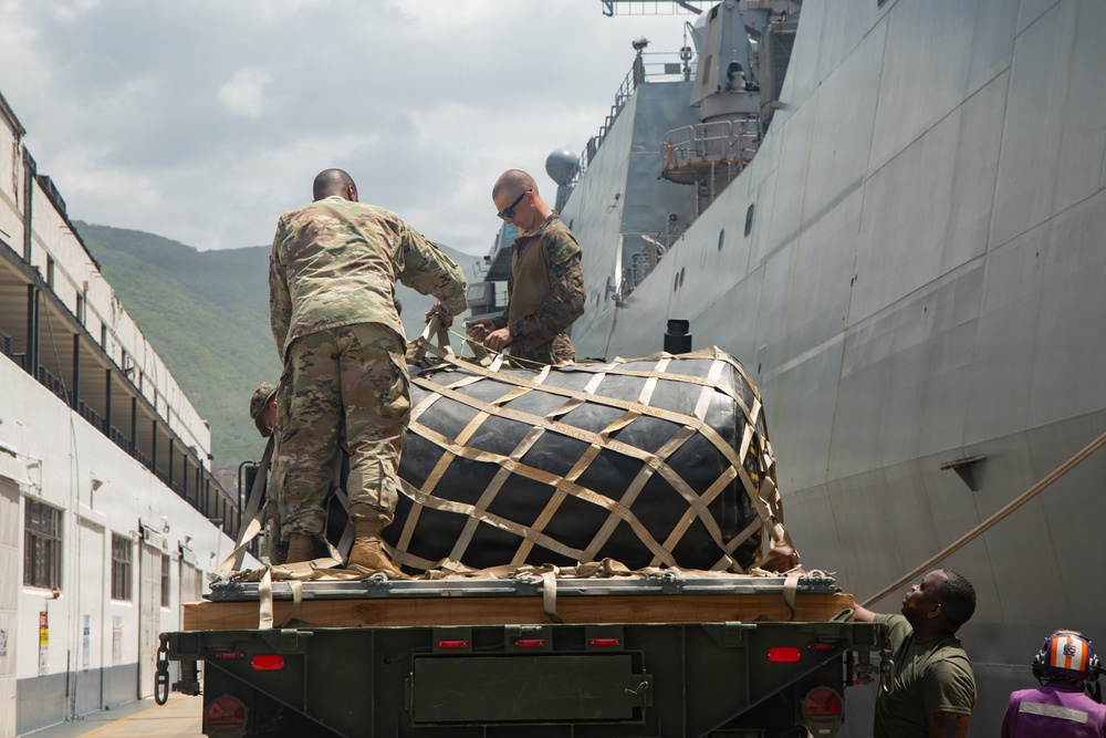 LCF-24: CLB-8 receives fuel from USS Fort Lauderdale