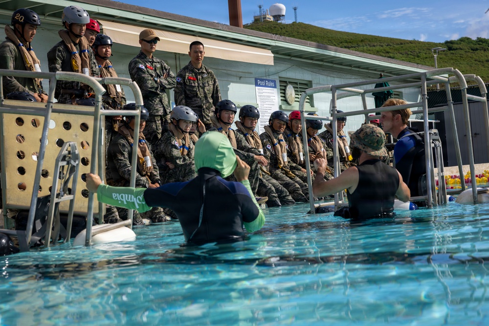 ROK, Mexican marines conduct shallow water egress training