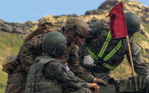 USMC, ROK Marines Conduct Live-Fire Training During RIMPAC 2026