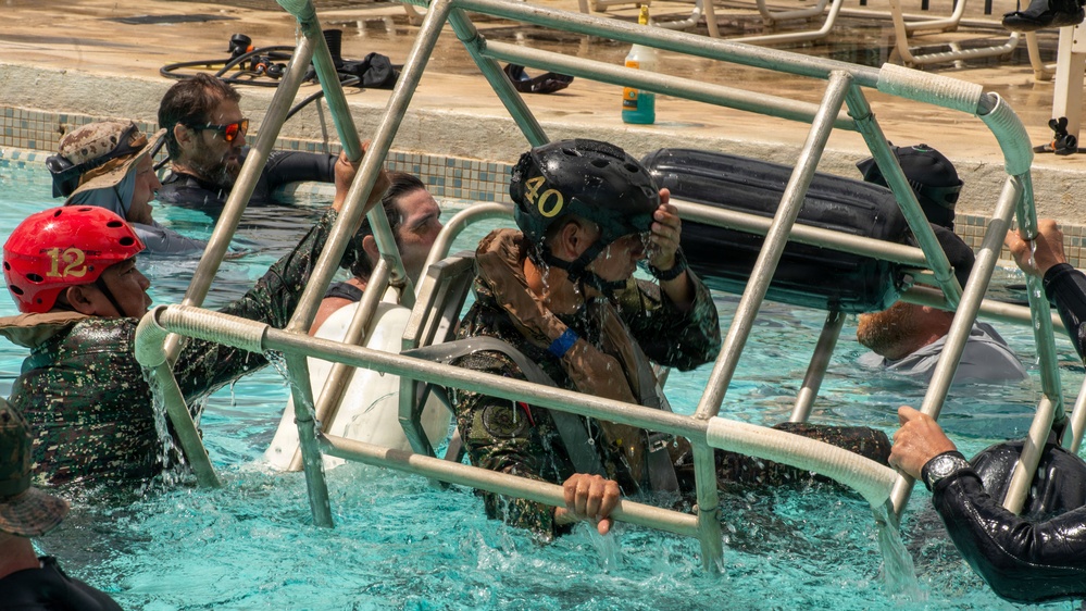 Peruvian, Philippine marines conduct shallow underwater egress training