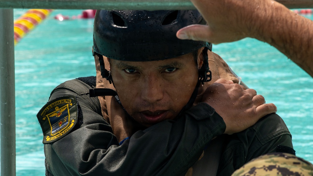 Peruvian, Philippine marines conduct shallow underwater egress training