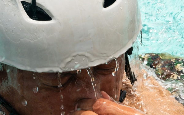 Peruvian, Philippine marines conduct shallow underwater egress training