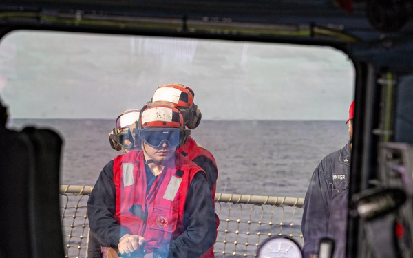 USS Mustin conducts an integrated training team drill