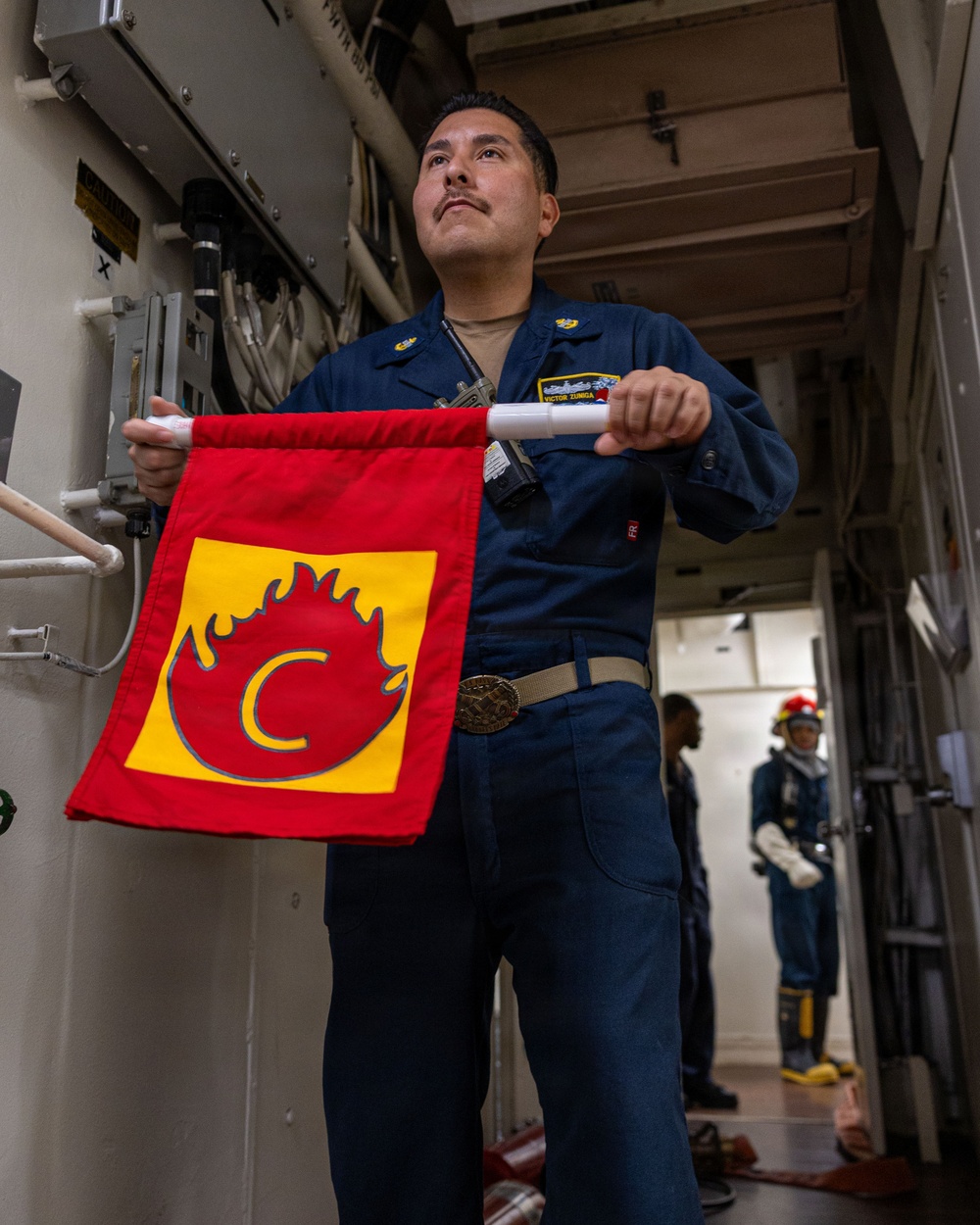 USS Mustin conducts an integrated training team drill