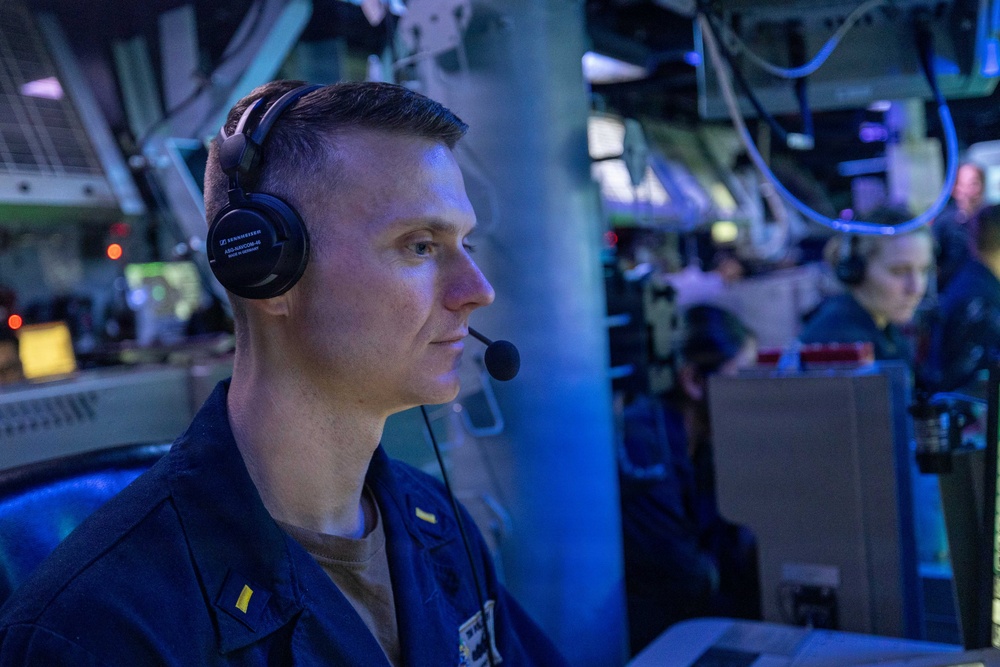 USS Mustin conducts a combat systems training team drill