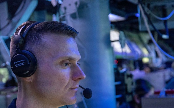 USS Mustin conducts a combat systems training team drill