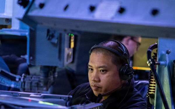 USS Mustin conducts a combat systems training team drill