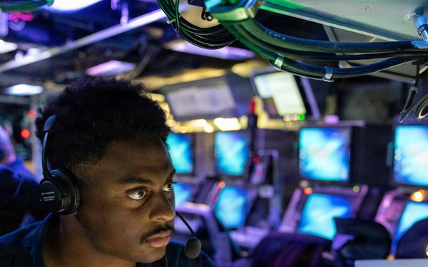USS Mustin conducts a combat systems training team drill