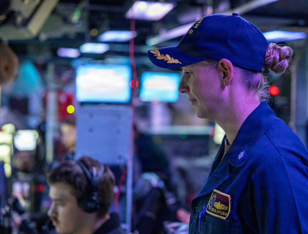 USS Mustin conducts a combat systems training team drill