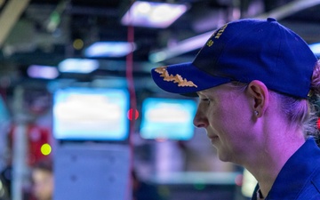 USS Mustin conducts a combat systems training team drill