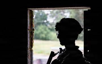 2d Cavalry Regiment train on close-quarter battle drills