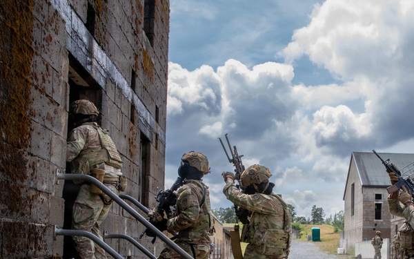 Breaking and Entering: 2CR enhances lethality with close-quarter battle training