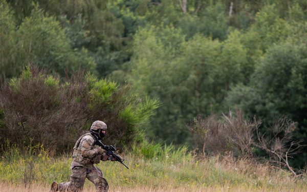 2d Cavalry Regiment train on close-quarter battle drills