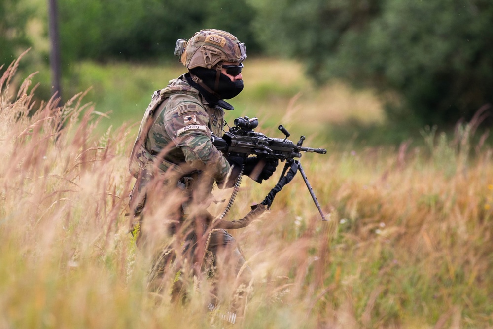 2d Cavalry Regiment train on close-quarter battle drills