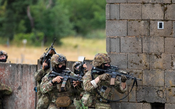 2d Cavalry Regiment train on close-quarter battle drills