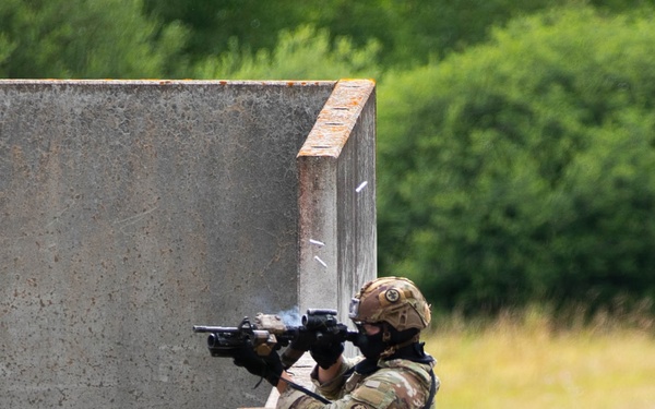 2d Cavalry Regiment train on close-quarter battle drills