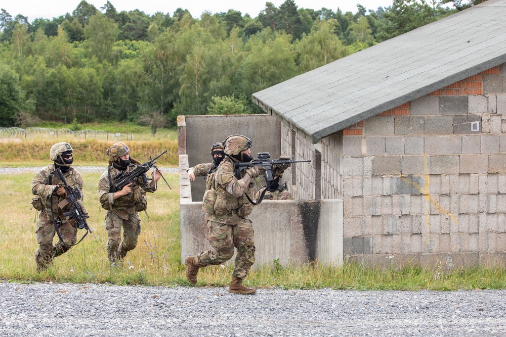 Breaking and Entering: 2CR enhances lethality with force-on-force training