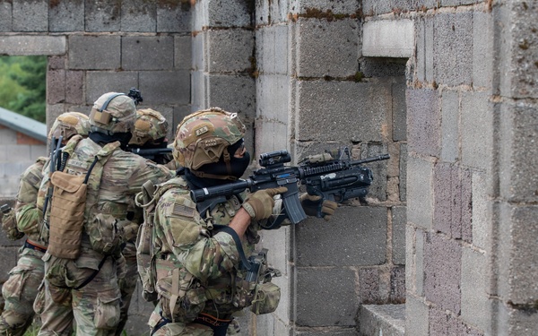 Breaking and Entering: 2CR enhances lethality with force-on-force training