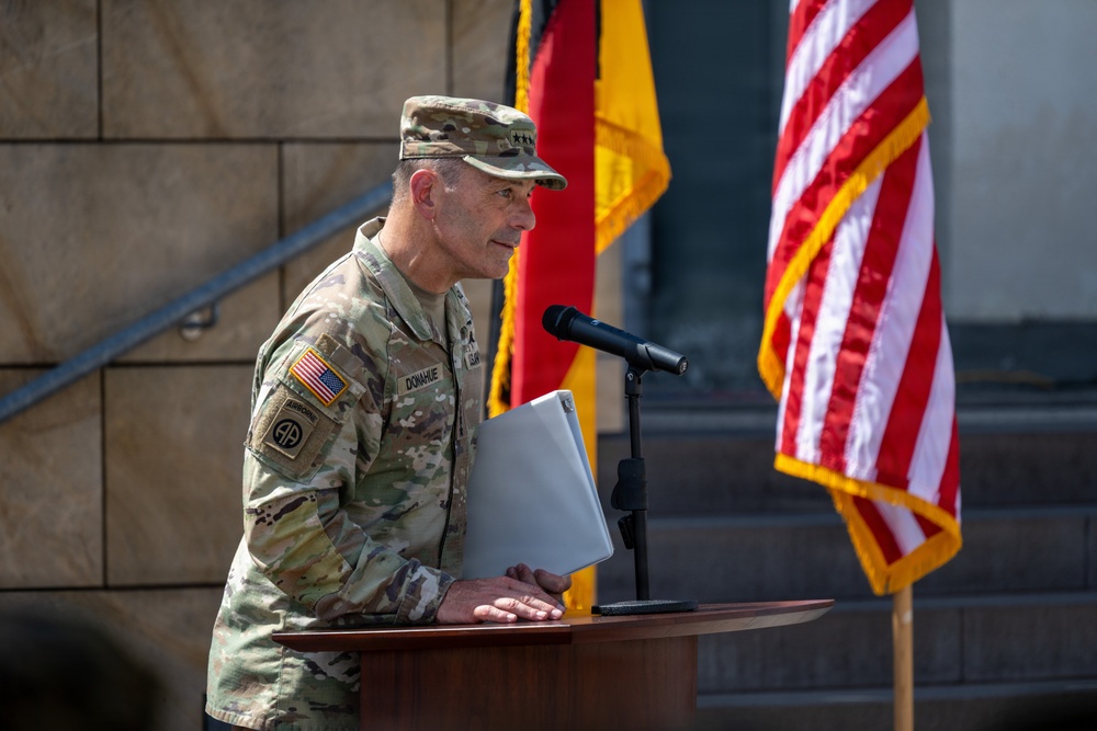 USAREUR-AF Commander Relinquishes Command