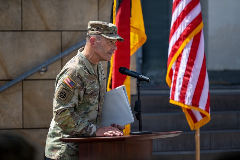 USAREUR-AF Commander Relinquishes Command