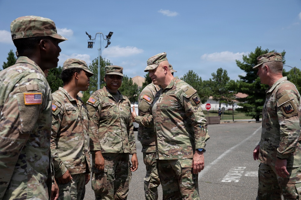 Gen. Stubbs and Command Sgt. Maj. Kendrick visit JTF-DC Guardsmen