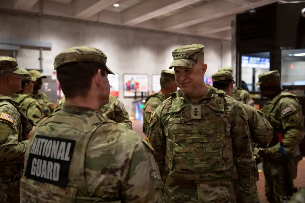 Gen. Stubbs and Command Sgt. Maj. Kendrick visit JTF-DC Guardsmen