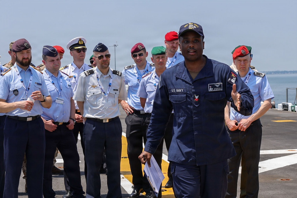 Tour onboard USS Iwo Jima