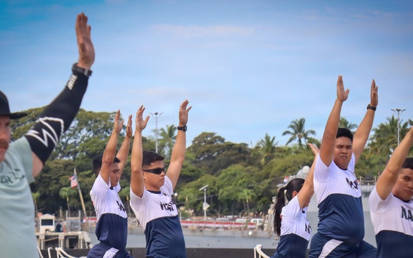 Philippine, Canadian navies hold joint calisthenics during RIMPAC 2026