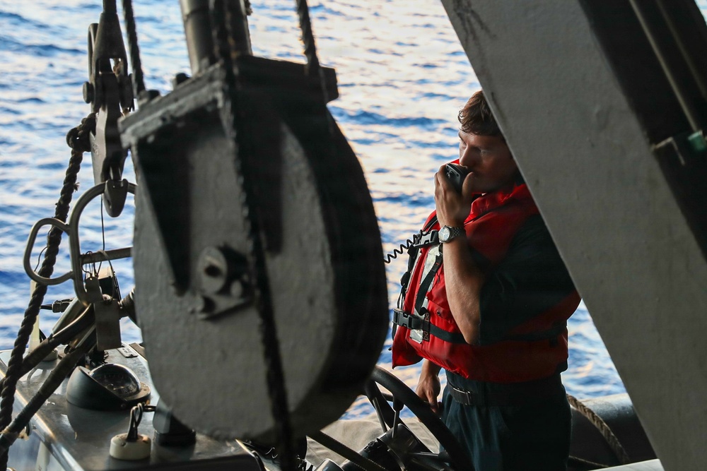 George Washington Sailors Participate in Small-boat Evolution