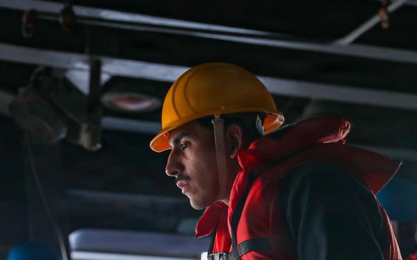 George Washington Sailors Participate in Small-boat Evolution