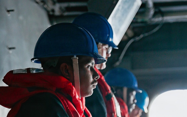 George Washington Sailors Participate in Small-boat Evolution