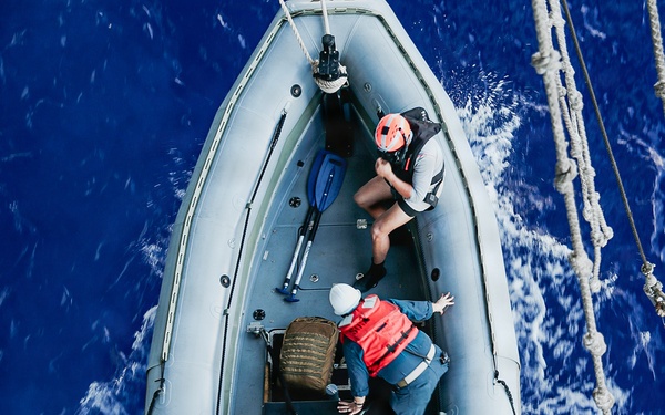 George Washington Sailors Participate in Small-boat Evolution