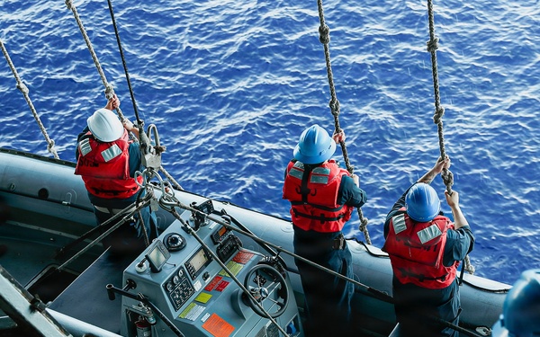 George Washington Sailors Participate in Small-boat Evolution