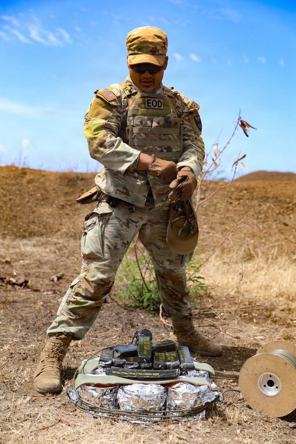 1600th EOD Company Perform Disposal Operations