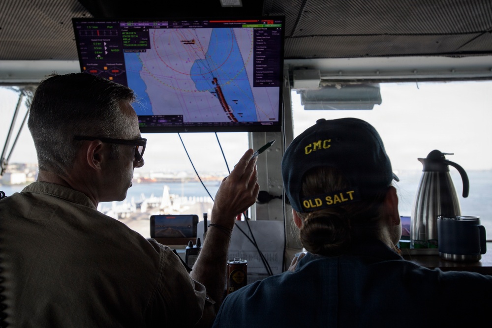 Nimitz Anchors in New York Harbor During International Naval Review 250