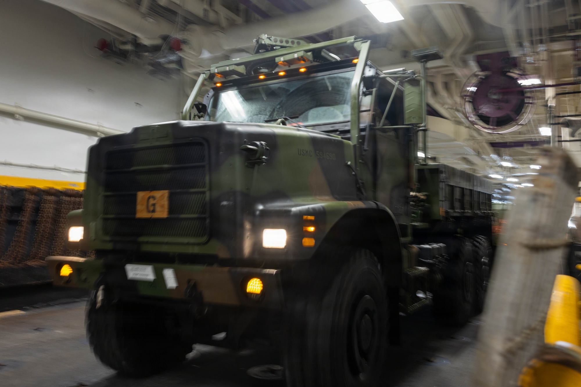 DVIDS - Images - LCAC offloads cargo onto the USS Makin Island