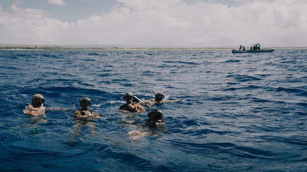 U.S. Navy, U.S. Marine Corps, Royal New Zealand Navy EOD technicians conduct mine countermeasures training during RIMPAC 26