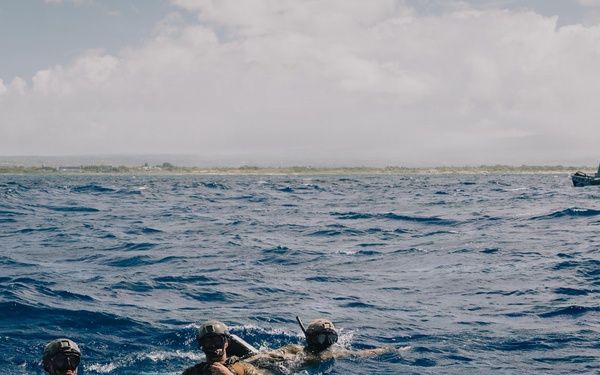 U.S. Navy, U.S. Marine Corps, Royal New Zealand Navy EOD technicians conduct mine countermeasures training during RIMPAC 26