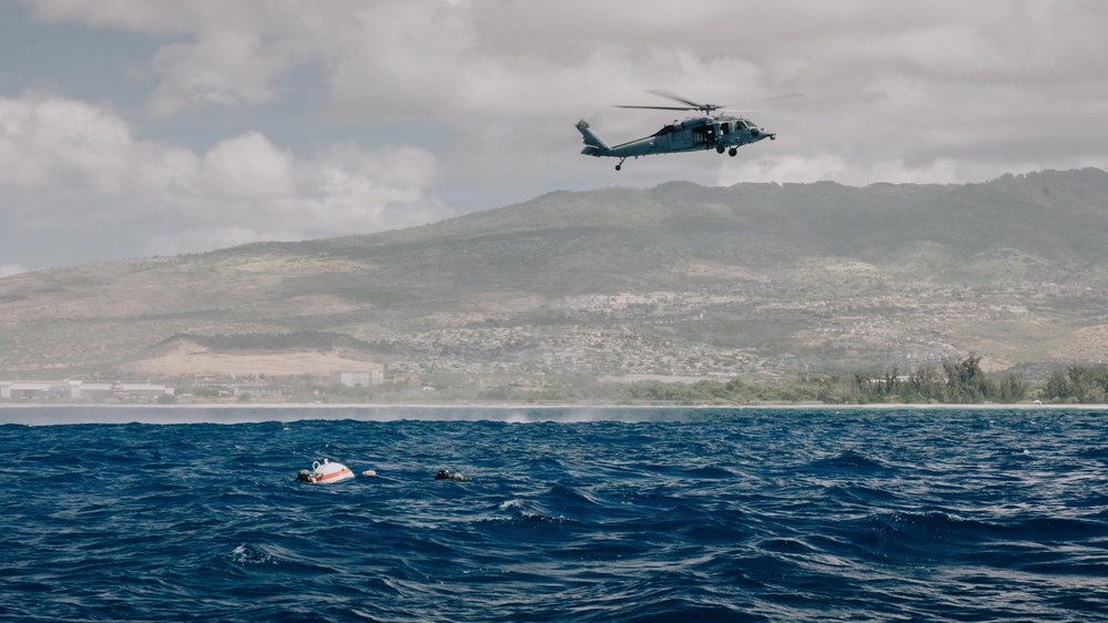 U.S. Navy, U.S. Marine Corps, Royal New Zealand Navy EOD technicians conduct mine countermeasures training during RIMPAC 26
