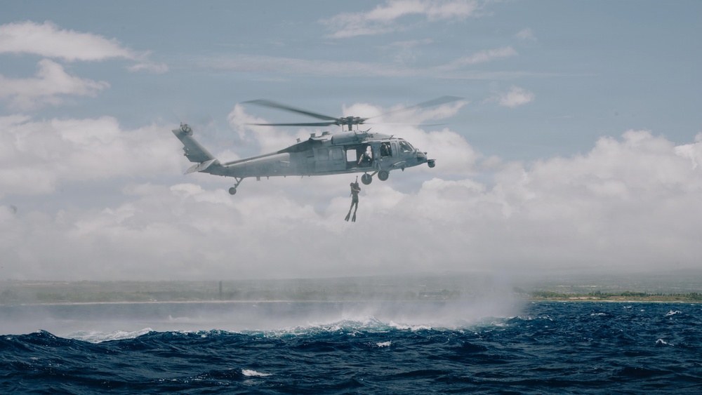 U.S. Navy, U.S. Marine Corps, Royal New Zealand Navy EOD technicians conduct mine countermeasures training during RIMPAC 26