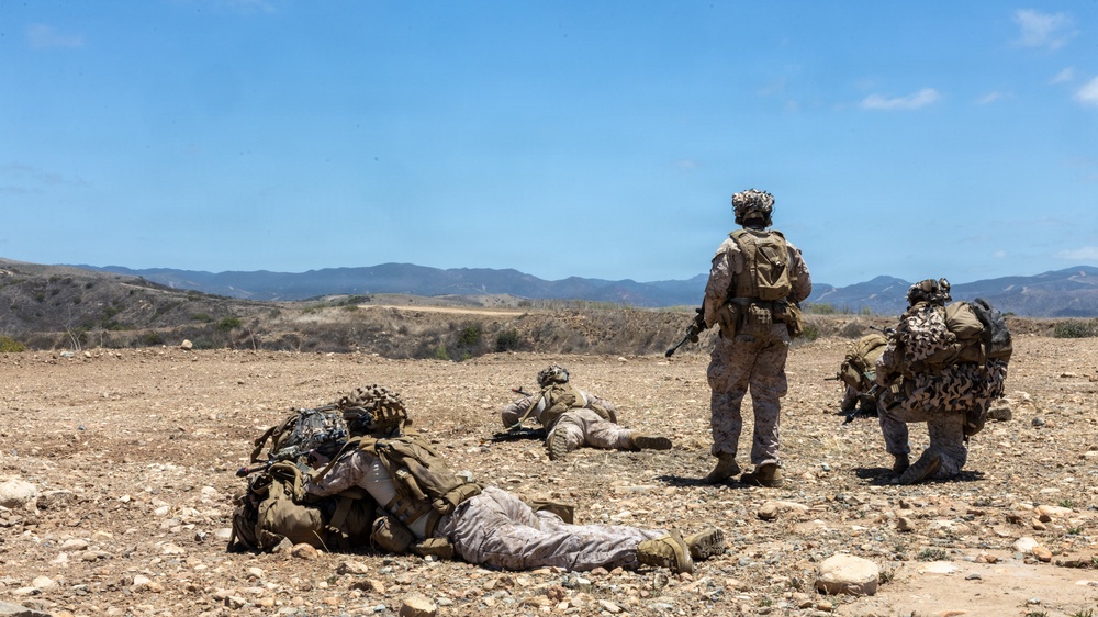 13th MEU Conducts a Vertical Assault Raid
