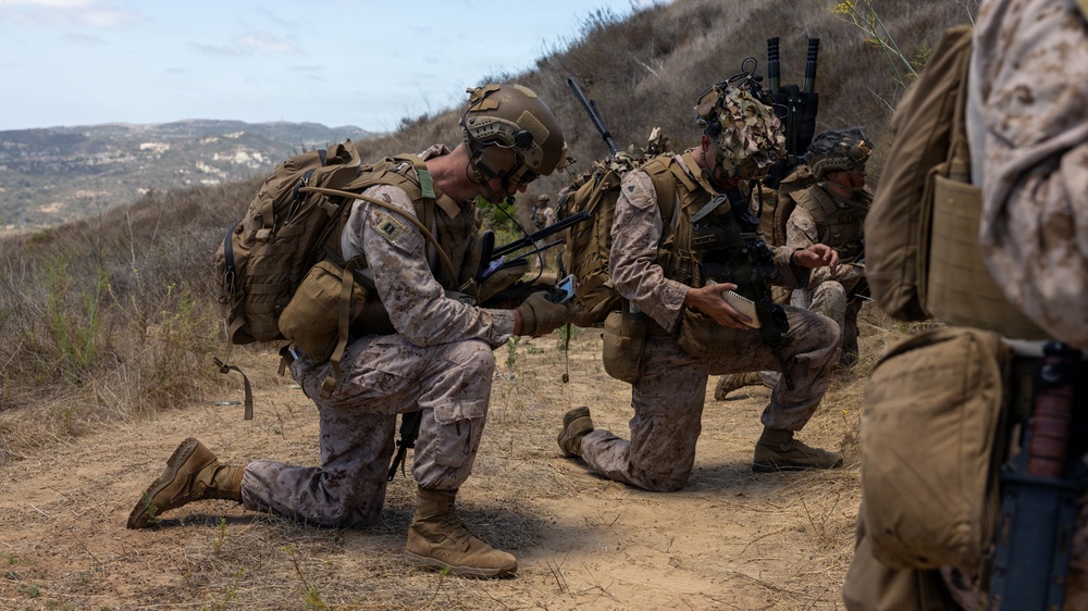 13th MEU Conducts a Vertical Assault Raid