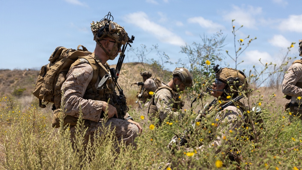 13th MEU Conducts a Vertical Assault Raid