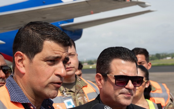 Joint Security Cooperation Group - Panama provides support for Venezuelan relief with Panamanian partners