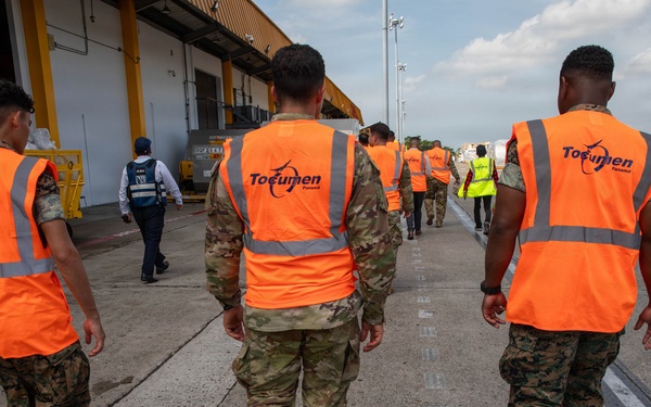 Joint Security Cooperation Group - Panama provides support for Venezuelan relief with Panamanian partners